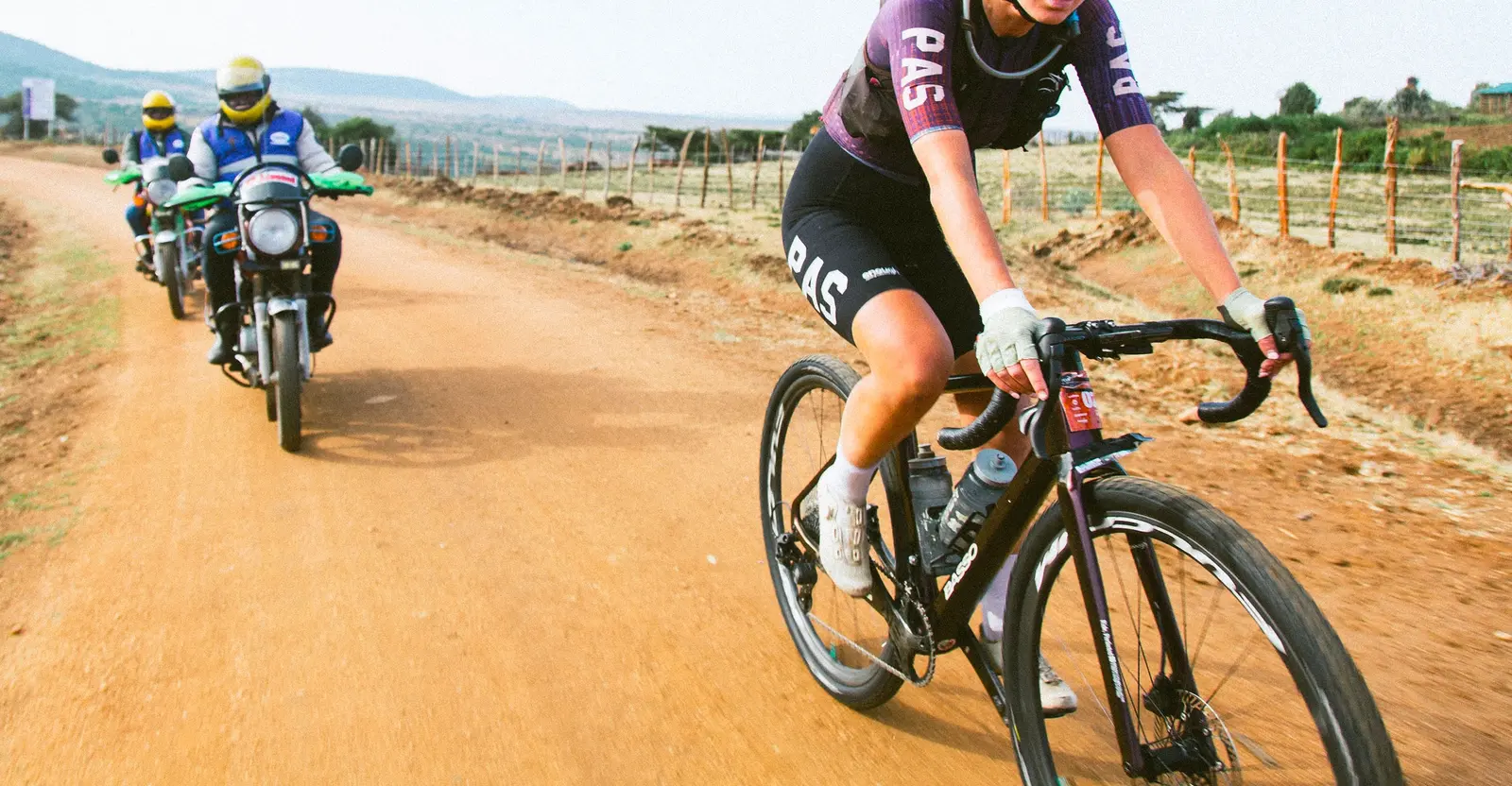 Basso Palta compitiendo sobre gravel